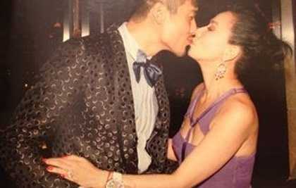 Lưu Gia Linh công khai 'khóa môi' đồng nghiệp trẻ