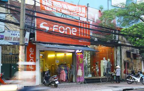 S-Fone rã đám, sim tăng giá bất thường