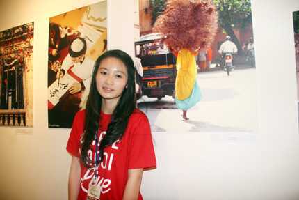 Con gái GS Ngô Bảo Châu tham gia triển lãm ảnh từ thiện