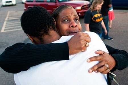 Bàng hoàng vụ thảm sát tại buổi công chiếu phim