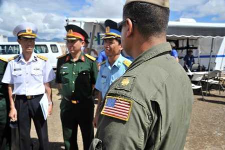 Ảnh: Quan chức quân sự Việt Nam tại RIMPAC 2012