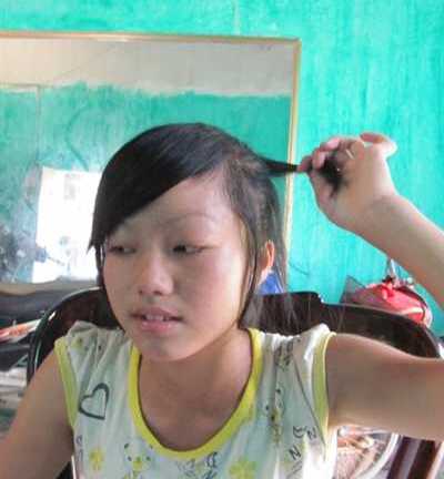 Hoang mang chuyện nữ sinh bị cướp...tóc giữa đường