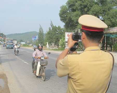 Truy tìm 'bảo bối' chống bắn tốc độ của tài xế ô tô