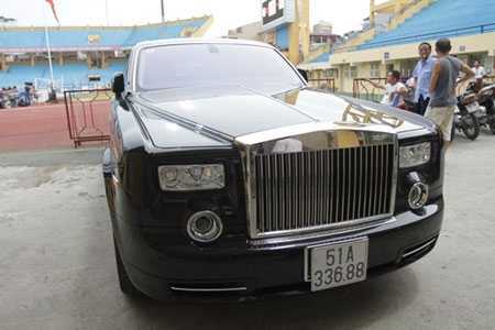 Bầu Kiên vừa tậu siêu xe Phantom Rồng 40 tỷ?