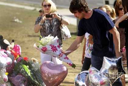 'Người dơi' thăm nạn nhân vụ thảm sát kinh hoàng