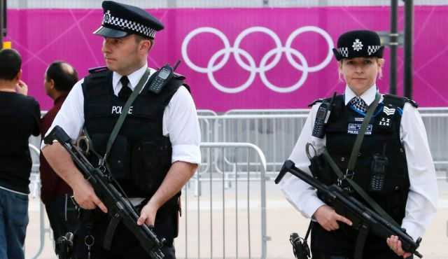 Hy hữu: Cảnh sát đánh mất... chìa khóa vào sân Olympic