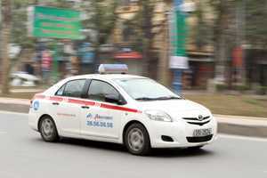 Đi taxi thế nào cho tiện và tốn ít tiền?