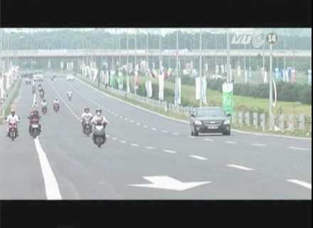 Xây dựng 1km đường cao tốc Việt Nam tốn 563 tỷ đồng