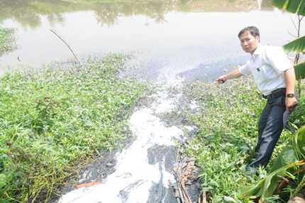 5.000 dân sống chung với hoá chất giữa Thủ đô