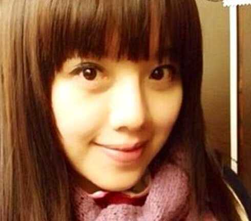 Ảnh: Bà mẹ 41 tuổi trẻ xinh như gái 18