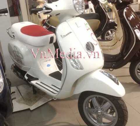 Ảnh độc về xe Vespa LX Quả táo ở Hà Nội