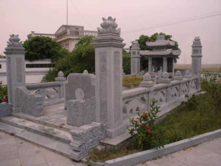 Cuộc khai quật mộ cổ của anh nông dân lúc nửa đêm