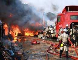 Cháy kho chứa hàng trăm tấn hạt điều