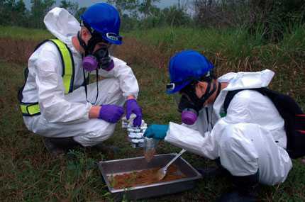 Tẩy đất nhiễm dioxin tại sân bay Đà Nẵng