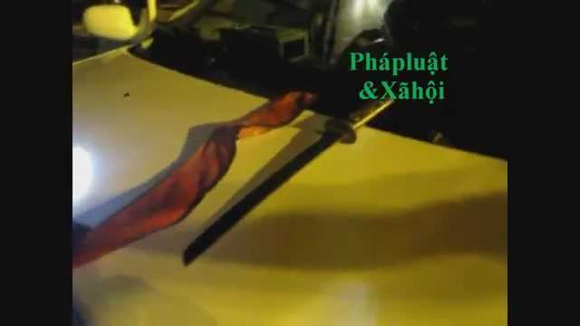 Hà Nội: Phát hiện 'huyết kiếm' trên đường Láng