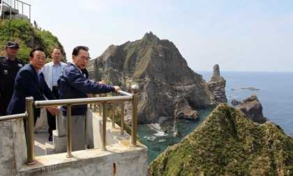 Hàn tập trận gần đảo tranh chấp, Nhật dọa kiện