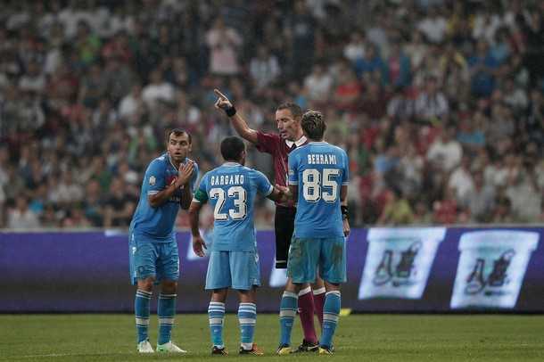 Uất ức thua Juve, Napoli từ chối lên nhận giải