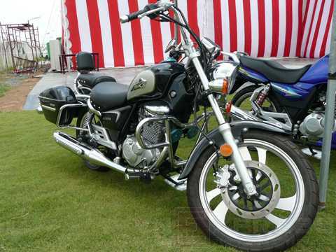 Suzuki lặng lẽ ra mắt xe côn tay giá 45 triệu