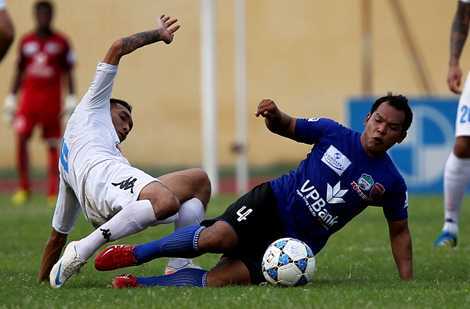 Sau vòng 25 V.League: Những cuộc đua khôn lường