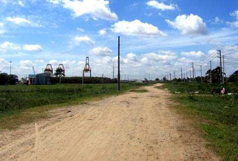 Cảng hơn 360 tỷ đồng bỏ hoang giữa Sài Gòn