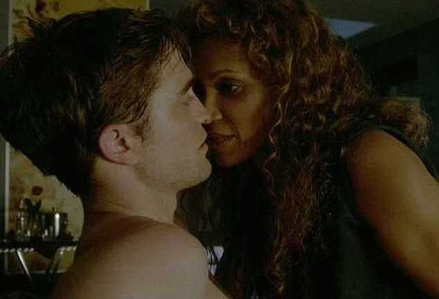 ‘Ma cà rồng’ lột xác với bạo lực và tình dục