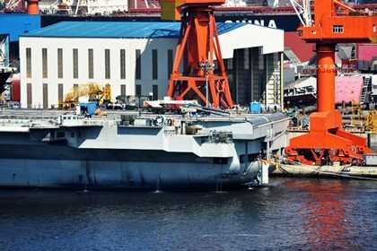 Ảnh: Trung Quốc thử nghiệm chiến cơ trên tàu sân bay