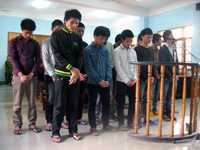 Ăn mừng mãn hạn tù, bị đồng bọn giết nhầm