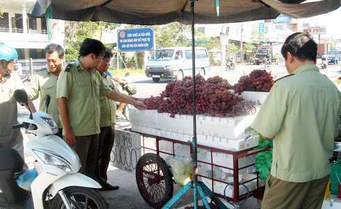 Nho Mỹ giá... 4.000 đồng/kg