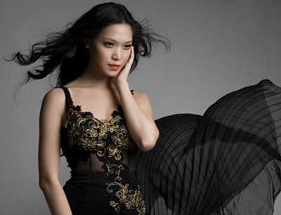 Hoa hậu Thùy Dung - 'Trình độ' sexy ngày càng cao