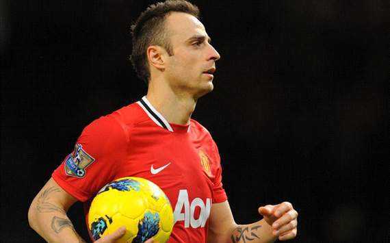 Mệt mỏi với MU, Berbatov cầu xin để rời 'địa ngục'