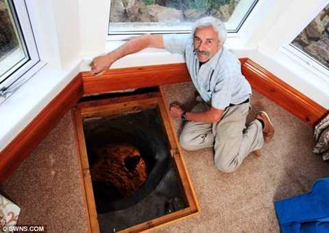 Phát hiện giếng thời Trung cổ trong ...phòng khách