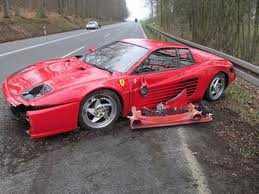 Ôtô drift bất đắc dĩ do bị mất lái