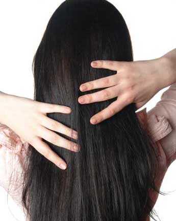 Bán tóc chôn quá khứ, kiếm tiền chữa bệnh cho con