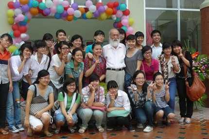 PGS Văn Như Cương gửi thư khuyên học trò điều gì?