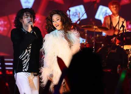 Phương Vy bất ngờ hút khách hơn Monica