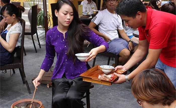 Người đẹp Hà Nội nấu chè Fansipan ngàn năm tuổi