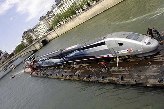 Vietnam Airlines bắt tay với hãng tàu hỏa siêu tốc Pháp