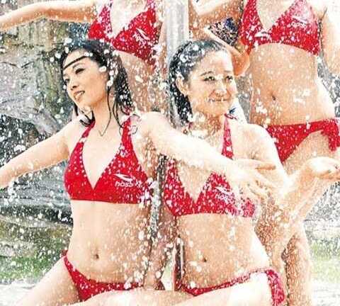 Trung Quốc: Thi sắc đẹp nữ sinh gây sốc