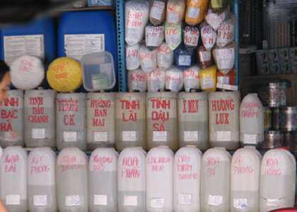 Hóa chất tạo mùi nhang giá bèo: Mua đâu cũng có