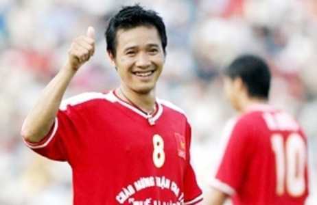 Bóng đá Việt: Nên yêu hay nên ghét?