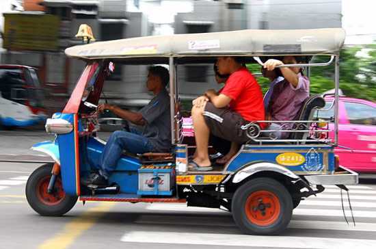 Tuk tuk kiểu Thái có hơn được xe ôm Việt?