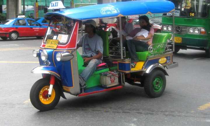 Đề xuất nhập xe túc túc vào VN bị 'ném đá' dữ dội