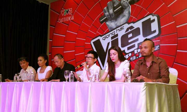 The Voice: Vì sao không loại Phương Uyên?