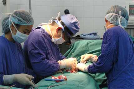 Phẫu thuật chuyển giới: Luật pháp VN quy định thế nào?