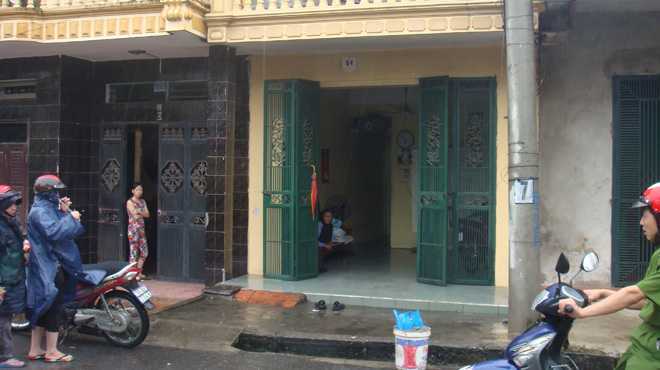 Tưới xăng đốt dòng họ: 2 người chết, 3 nguy kịch