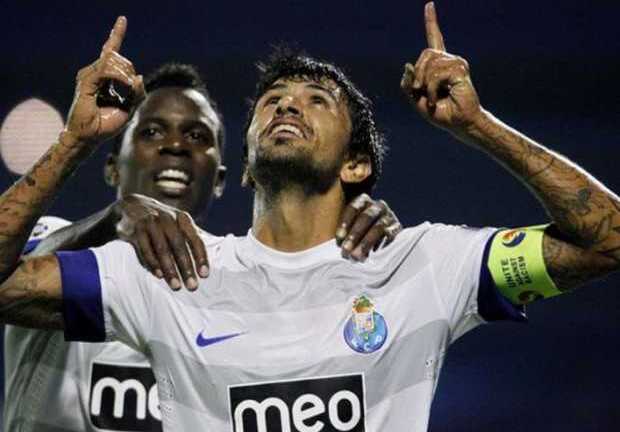 Ai lay động cộng đồng mạng hơn cả Ronaldo đêm qua?