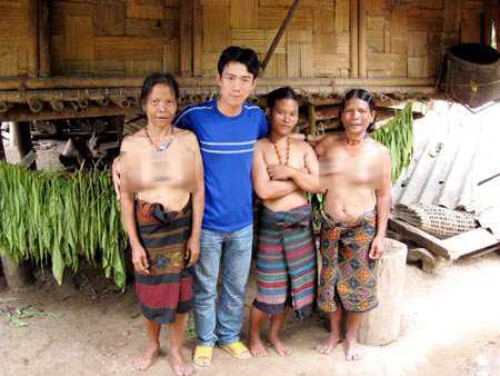 Chuyện lạ một dân tộc trên dãy Trường Sơn