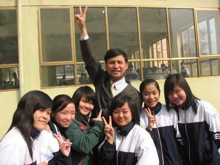 Thầy giáo giảng Vật lý bằng thơ, học trò 'phát cuồng'