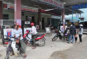 Quảng Nam: Cửa hàng hết xăng, cả huyện nhốn nháo