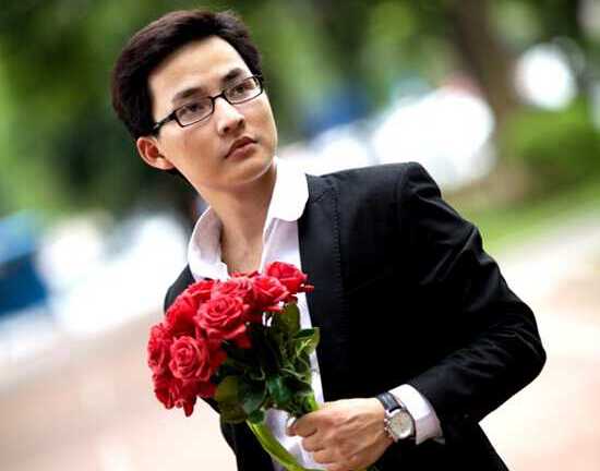 Bị tán tỉnh, thầy giáo hotboy từng đổi số điện thoại